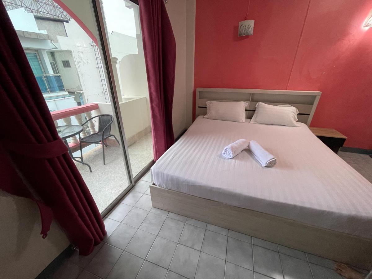 D.D. Inn Beach Guesthouse Pattaya Eksteriør billede